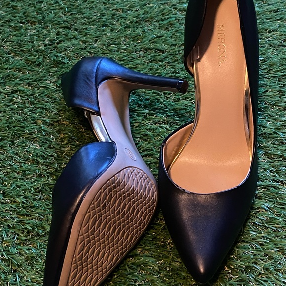 Black Heels Pointed Toe Size 8 - Picture 2 of 6